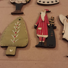 Load image into Gallery viewer, Hand painted - Christmas Tree Brooch.