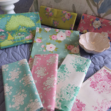 Load image into Gallery viewer, Tilda Sunday Brunch Full Fat Quarter Bundle