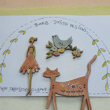 Load image into Gallery viewer, Le Jardin Pink Cat - Wood Button