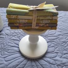 Load image into Gallery viewer, Tilda Sunday Brunch Fat Quarter Pack Grey Yellow