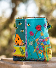 Load image into Gallery viewer, Kookaburra Bag Pattern & Starter Kit by Wendy Williams