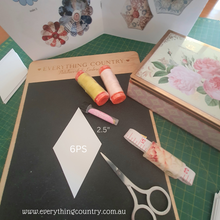 Load image into Gallery viewer, Fussy Cutting Mirror for your EPP (English Paper Piecing) - by Sue Daley Designs