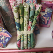 Load image into Gallery viewer, TILDA CHIC ESCAPE & DAISYFIELD