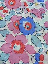 Load image into Gallery viewer, Liberty Tana Lawn Betsy "Gelato" Fat Quarter Bundle