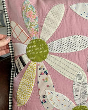 Load image into Gallery viewer, Daisy Cushion Pattern