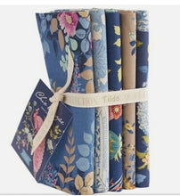 Load image into Gallery viewer, TILDA CHIC ESCAPE & DAISYFIELD