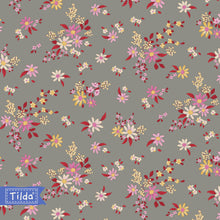 Load image into Gallery viewer, Tilda Daisyfield Chic Escape GREY
