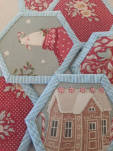 Load image into Gallery viewer, Blossie Basket CHRISTMAS PATTERN COVER &amp; Quilt As You Go Acrylic Templates by Craftapalooza Designs
