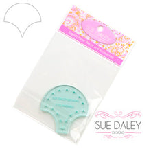 Load image into Gallery viewer, Clamshell Sewing Keep Pattern &amp; Papers by Sue Daley Designs EPP
