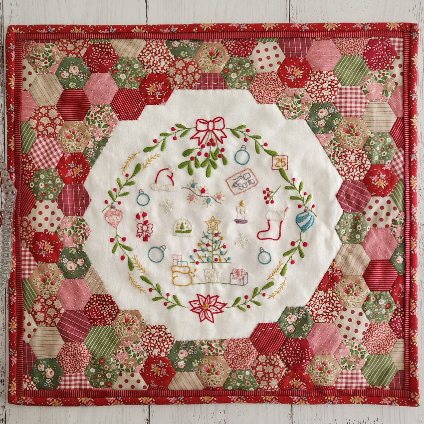 Merry Mistletoe Mini Quilt by Lilabelle Lane Creations Pre-Printed Linen,EPP Papers & Template Pack