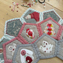 Load image into Gallery viewer, Hollygon Wreath Pattern &amp; Templates by Craftapalooza Designs
