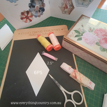 Load image into Gallery viewer, Fussy Cutting Mirror for your EPP (English Paper Piecing) - by Sue Daley Designs
